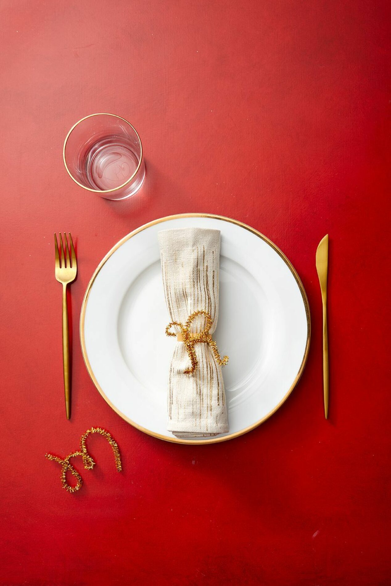 Christmas decoration ideas place setting monogram 1638374411